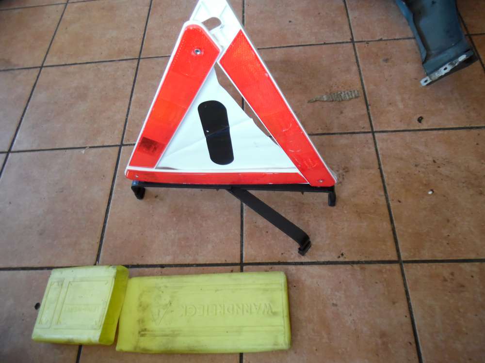 Audi A4 B5 Warndreieck Dreieck Leina-Werk K23647