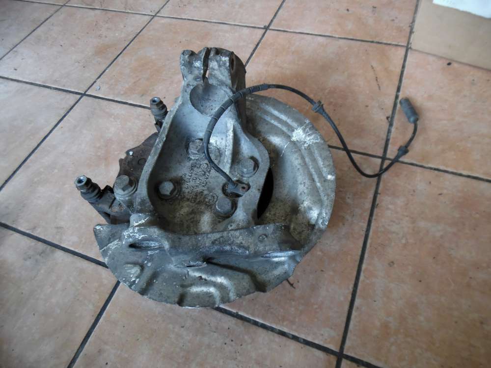 BMW 1er E87 Achsschenkel Radnabe Vorne Links 6764443 
