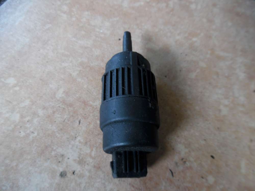 Opel Combo C Scheibenwaschanlagenpumpe 090586631