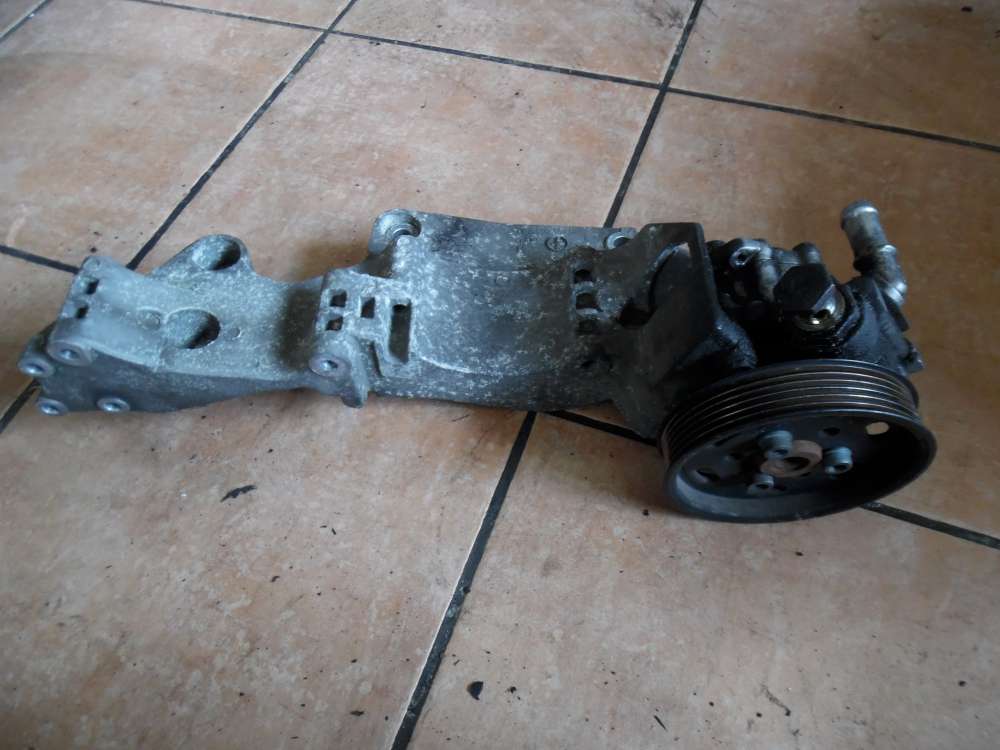 VW Polo 9N Servopumpe mit Halterung 038145255 06A903143H