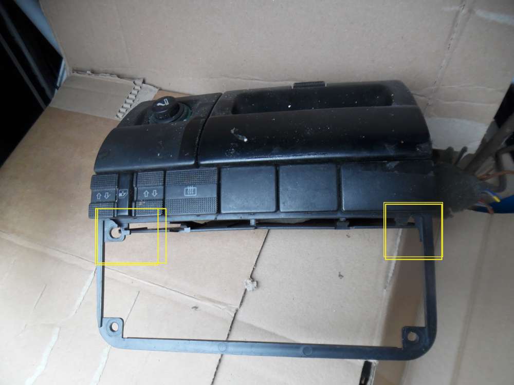 VW Golf III Einbaurahmen Schalter mit Aschenbecher 1H1857305B