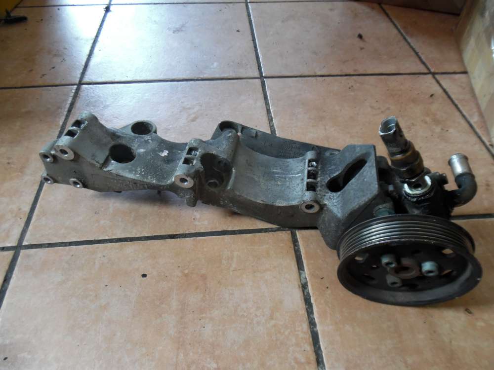 Audi A3 8L 1,6L Servopumpe mit Halterung 036145255A  06A903143