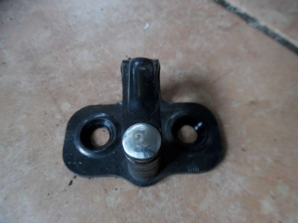 VW Golf III / IV Cabrio Trschliekeil Schliesskeil 1H0837034A