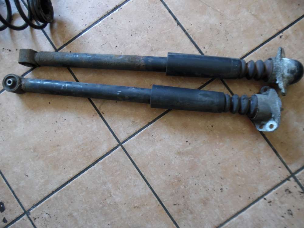 VW Golf IV 1,6 Stodmpfer Hinten 1J0513025