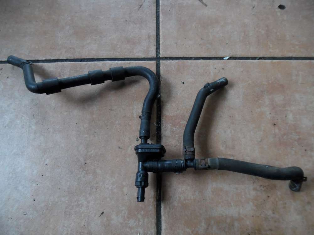 VW Tiguan 2,0 TDI Kraftstofftemperatursensor mit Schlauchen 03L919824