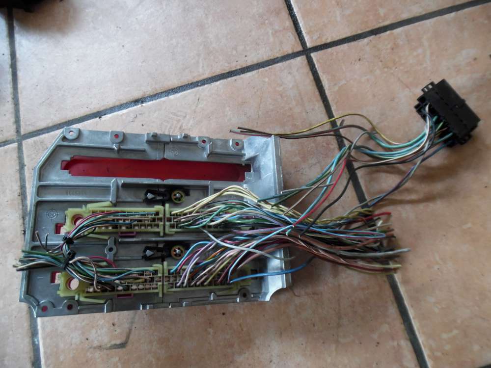 Volvo 850 Halterung fr Steuergerte 3545710 / 3545708