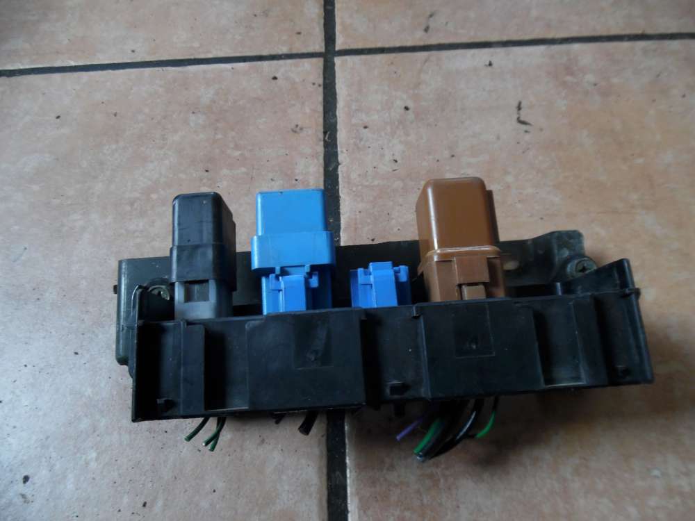 Nissan Vanette Cargo Relaiskasten PR007-00000