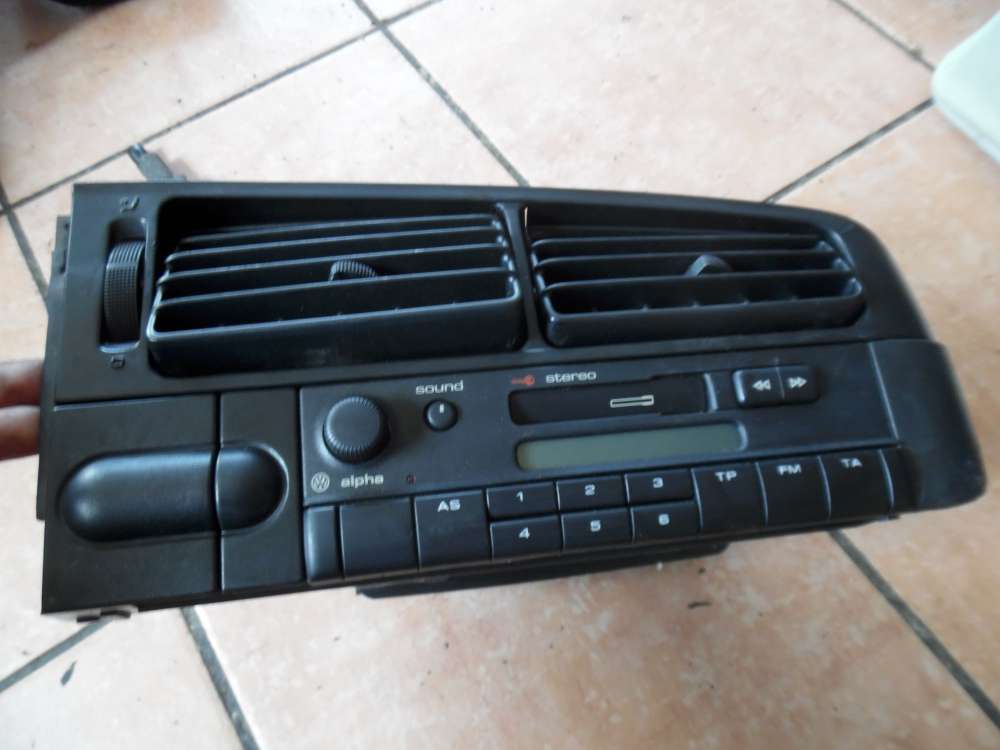 VW Golf III Lftungsdse mit Autoradio 1H6819736