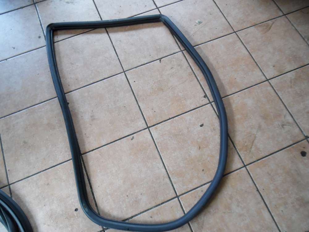 Volvo 850 Kombi T�rdichtung Gummidichtung Hinten Links