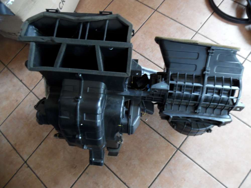  Kia Carens III Heizungsgeblse Geblsemotor DCC B44823-1370