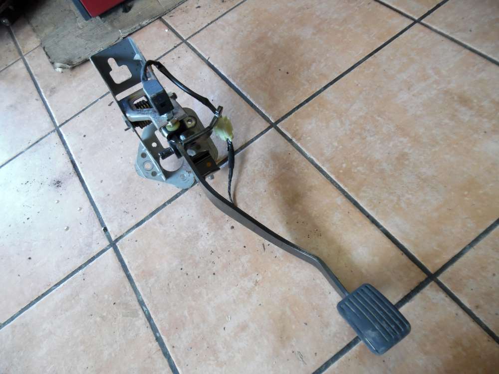 KIA Carens III Pedal Kupplungspedal 