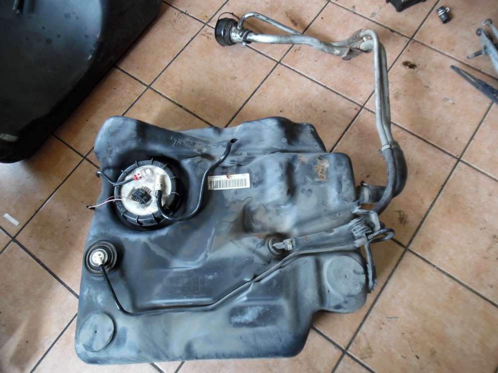 Ford Focus I 1,8TDCi Kraftstofftank, Einfllstutzen  mit Pumpe 98AB9002  98APBR 1S419032