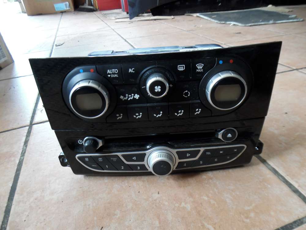 Renault Koleos Y Klimabedienteil mit CD-Radio 275108933R  /281151922R