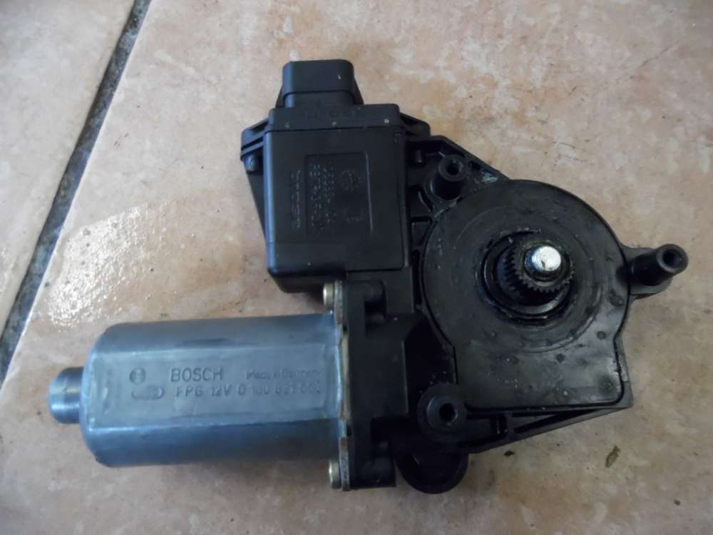 Mitsubishi Carisma Fensterhebermotor Vorne Rechts 0130821653