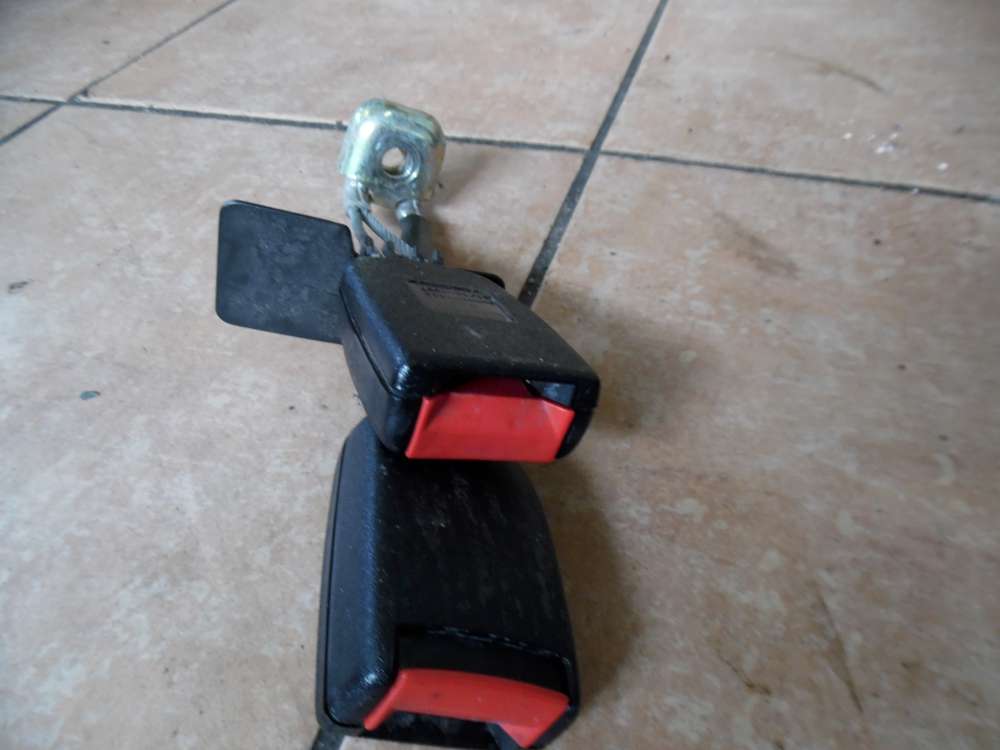 VW Passat 3B Gurtschloss Doppelgurtschl Hinten 3B0857739