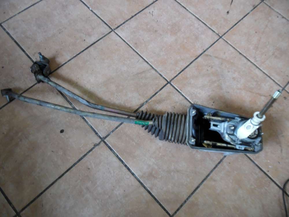 VW Passat 3B Schaltkulisse Schaltgestnge 5- gang 4B0711025