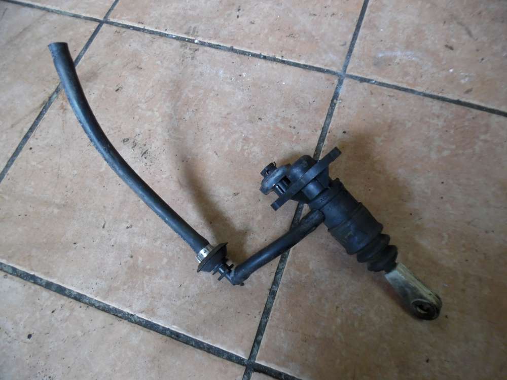 VW Passat 3B Kupplungszylinder Geberzyinder 8E1721401.