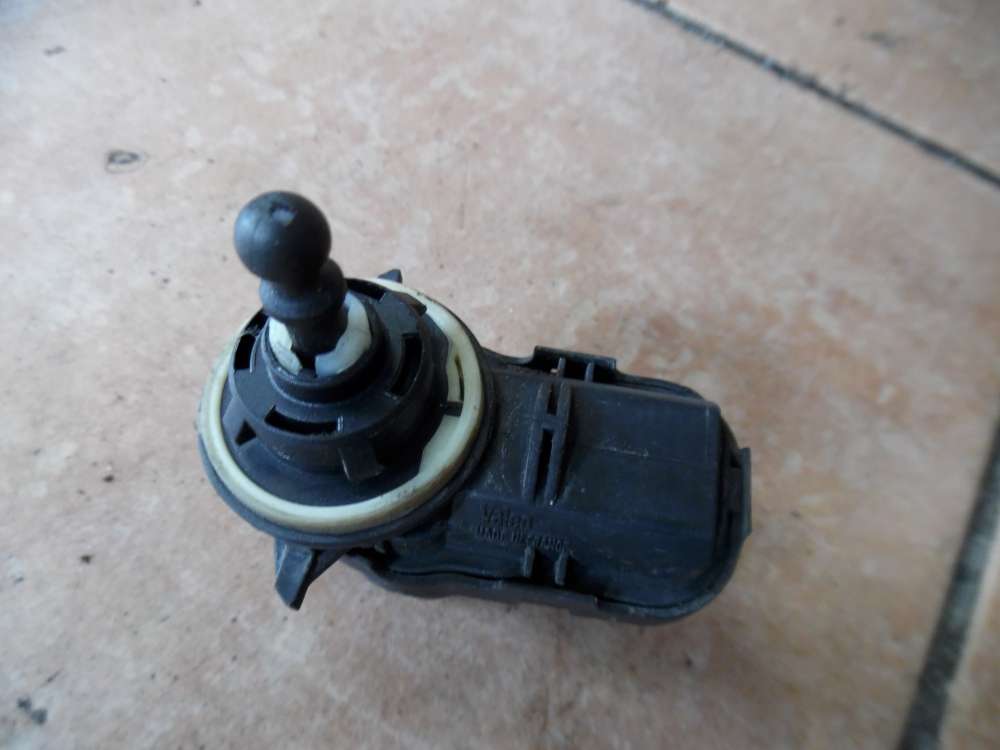  Toyota Auris E15J Stellmotor Scheinwerfer 89050199 