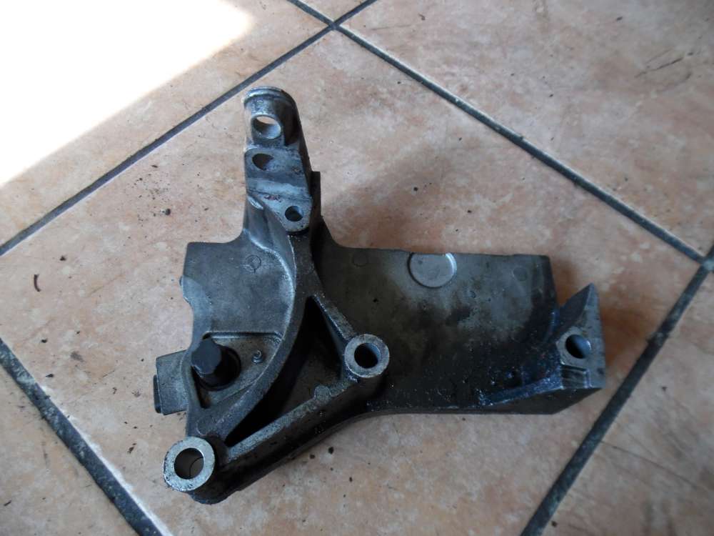 Renault Kangoo FC Motorhalter Einspritzpumpenhalter 8200101196