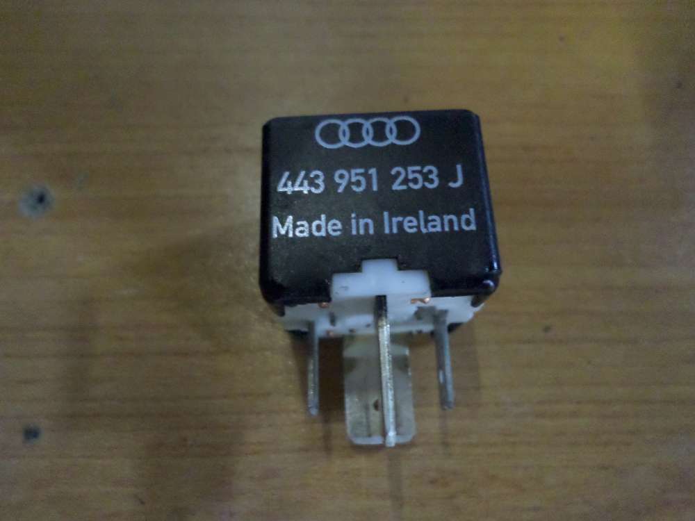 Audi A4  Relais 443 951 253 J