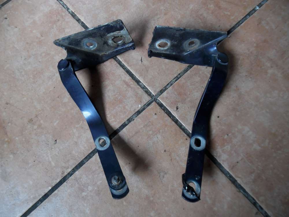 VW Golf III / IV Cabrio Motorhaubenscharnier 1H0823301/ 1H0823302