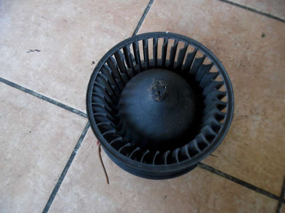 VW Golf III / IV Cabrio Geblsemotor Heizungsgeblse 1H1819021 