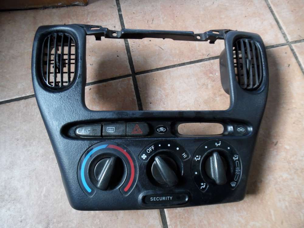 Toyota Yaris Verso Mittelkonsole Klimabedienteil 759138-7014