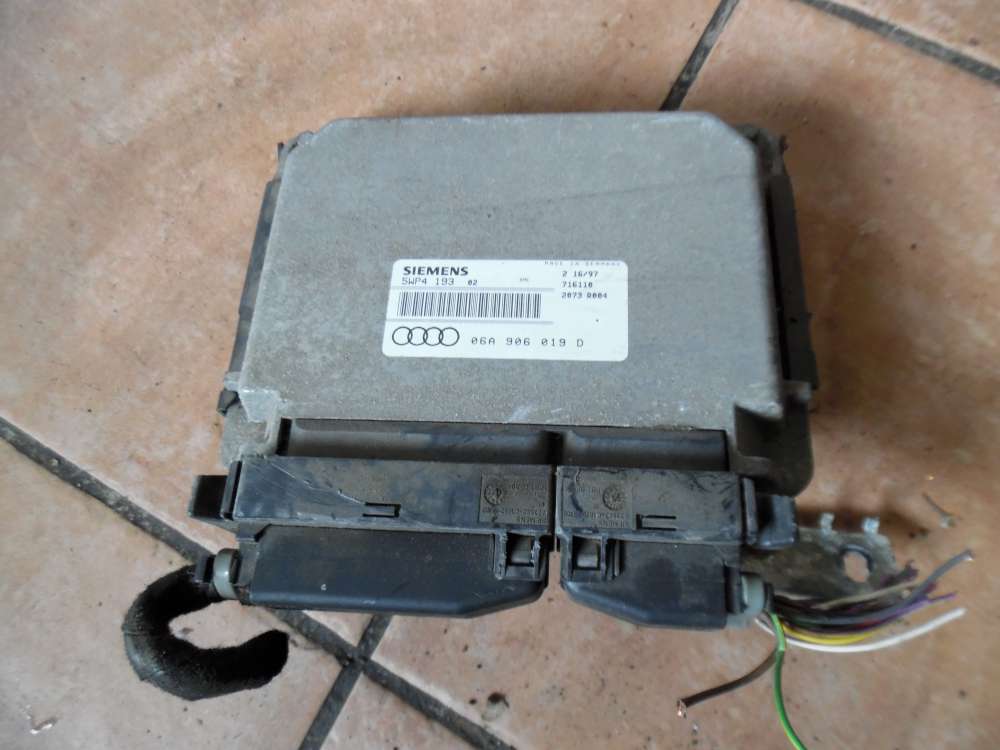 Audi A3 8L Motorsteuergert 06A906019D
