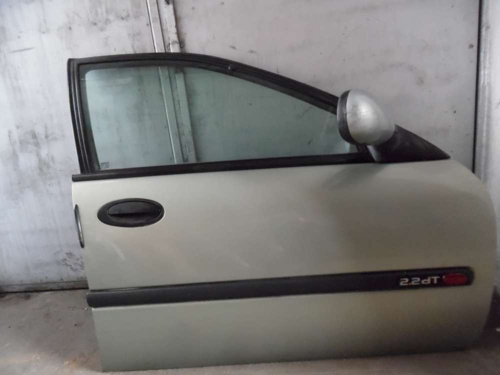 Renault Laguna I Tr Vorne Rechts grn : MV931