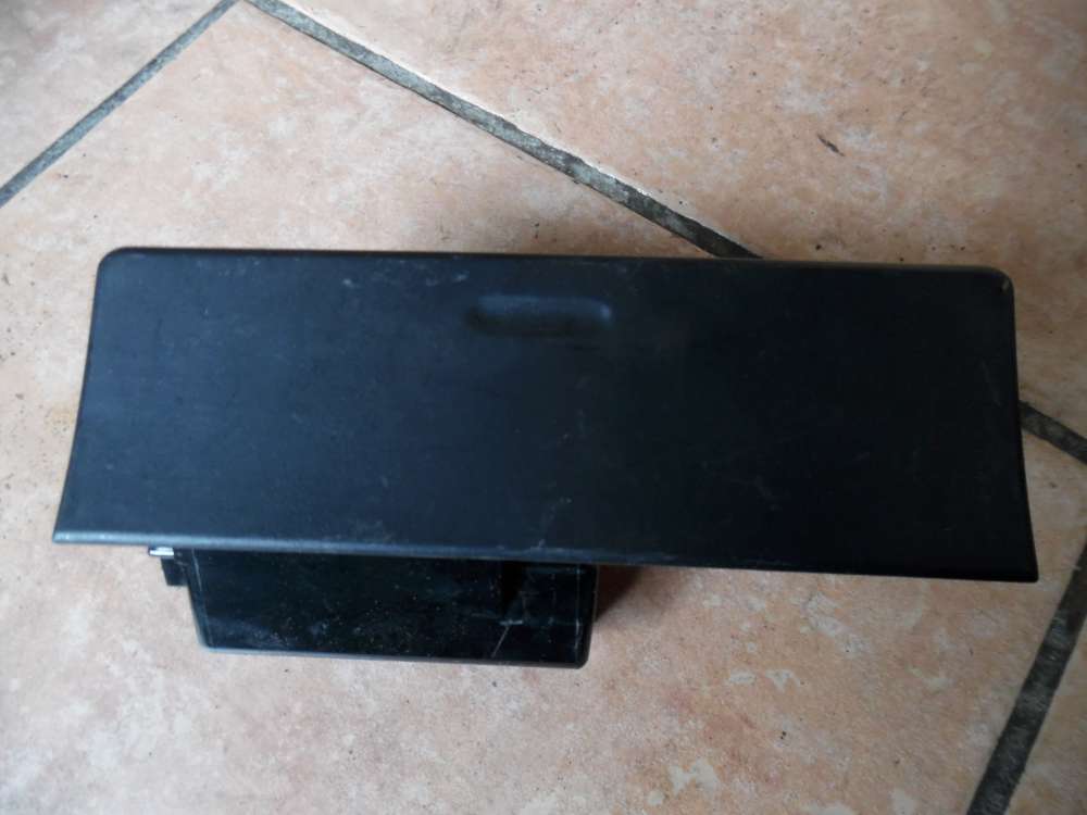 Mazda 626 Aschenbecher Ascher GA6B251