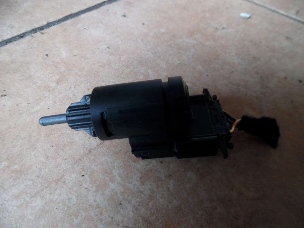 VW Polo 9N Bremslichtschalter Bremslichtschalter 3B0945511