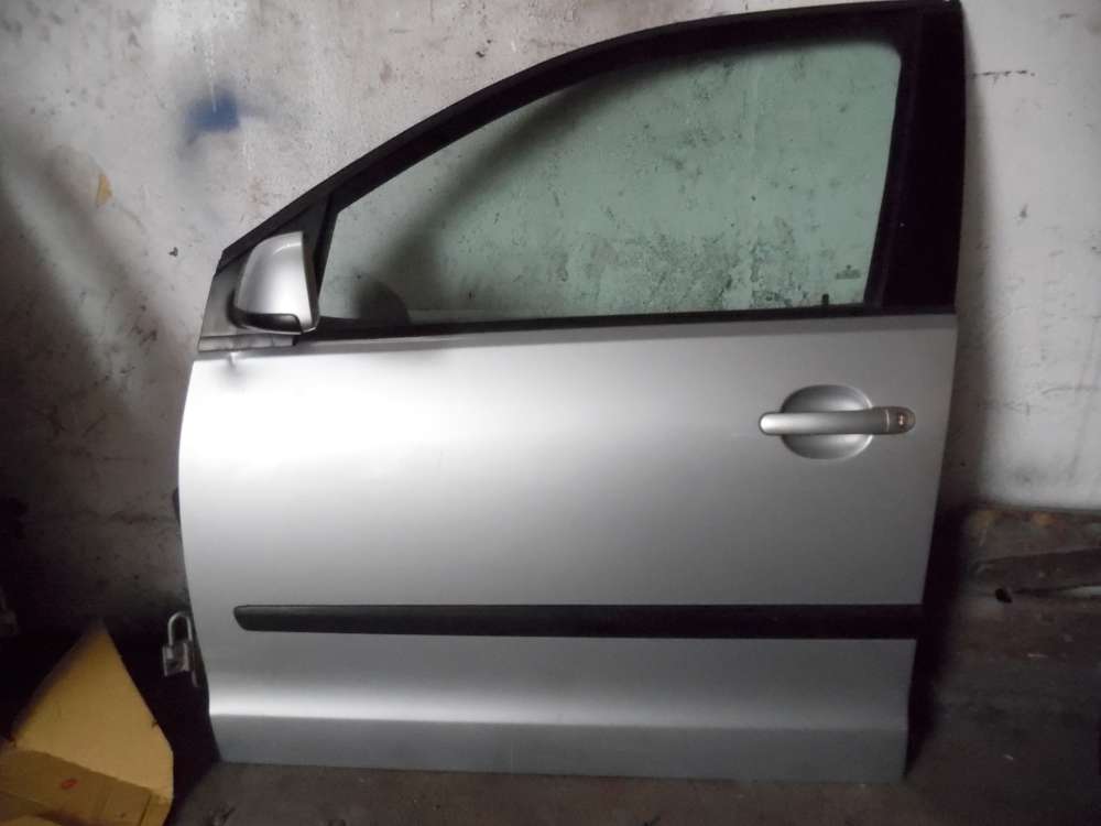 VW Polo 9N 5-Trer Tr Vorne Links silber : LA7W