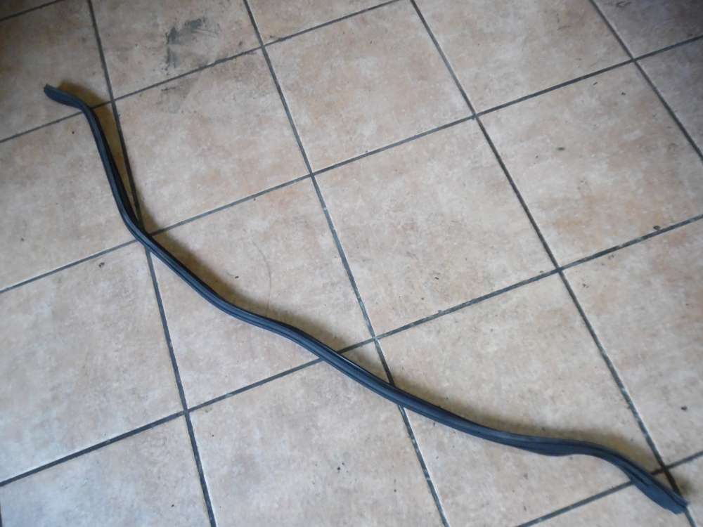 VW Golf IV 3-Trer Motorhaubendichtung Gummidichtung