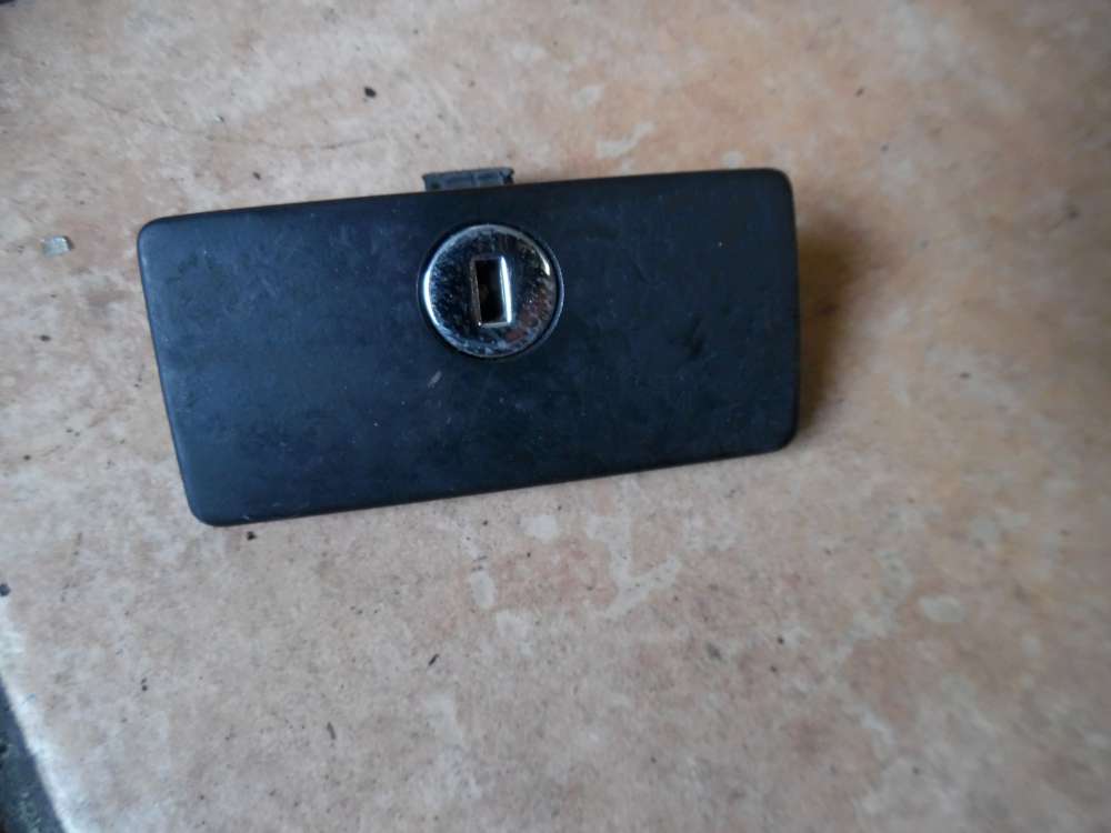 VW Golf IV Griff f�r Handschuhfach ohne Schl�ssel