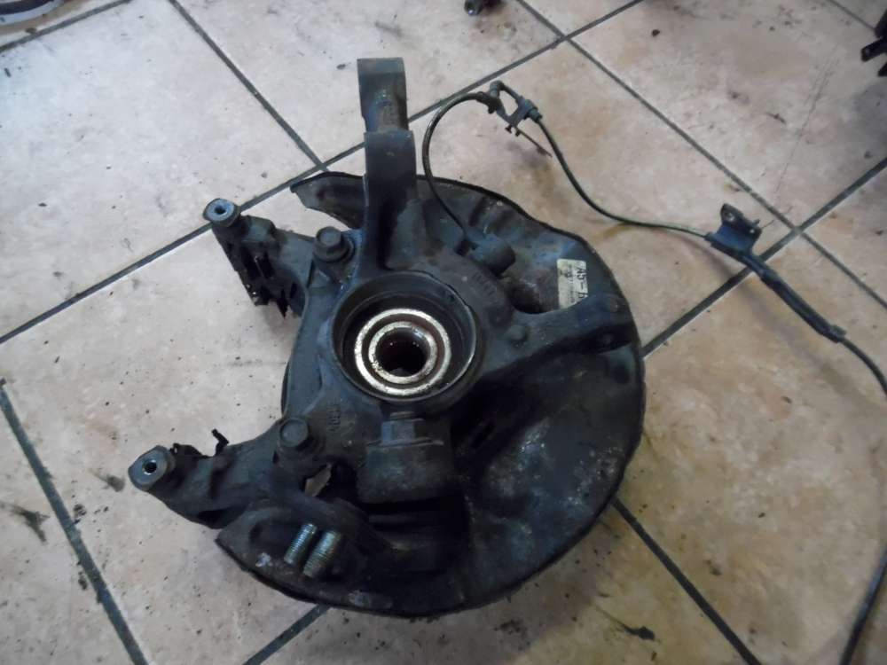 Toyota Corolla Verso 2,2d Achsschenkel Radnabe Vorne Rechts 