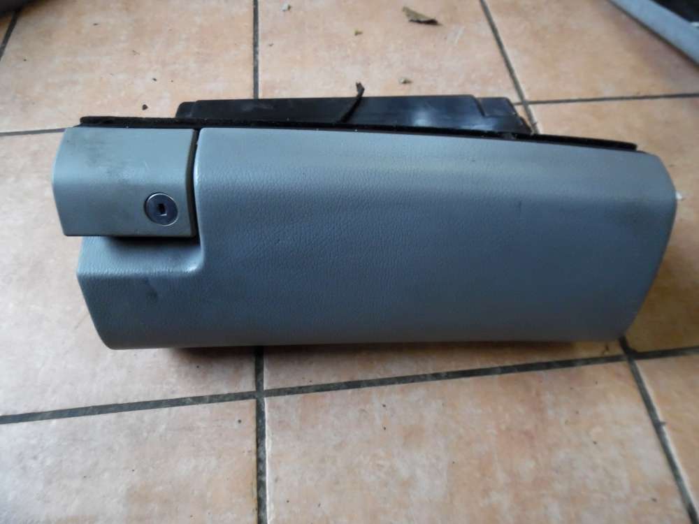 Mercedes E-Klasse W210 Handschuhfach Ablagefach 2106890791 