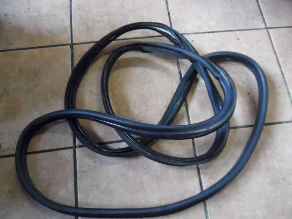 Mercedes E-Klasse W210 Kombi Heckklappedichtung Dichtung 