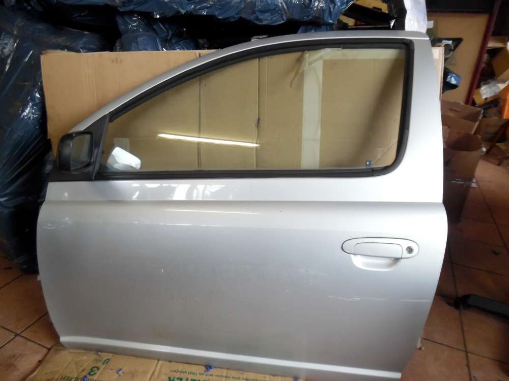 Toyota Yaris P1 3-Trer Tr Vorne Links grau
