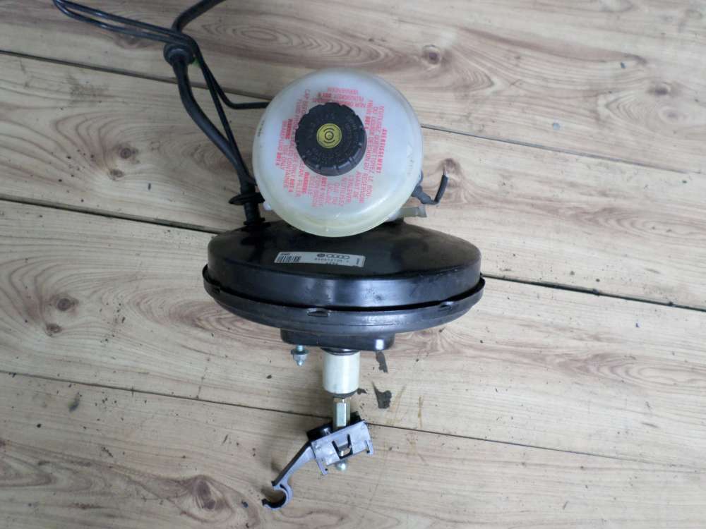 Audi A4 Avant Bj.1998 Bremskraftverstrker Hauptbremszylinder 8D0612105F