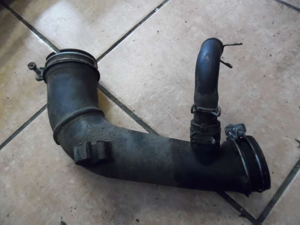Toyota Yaris Verso P2 Turboschlauch Turborohr 17880-33010 