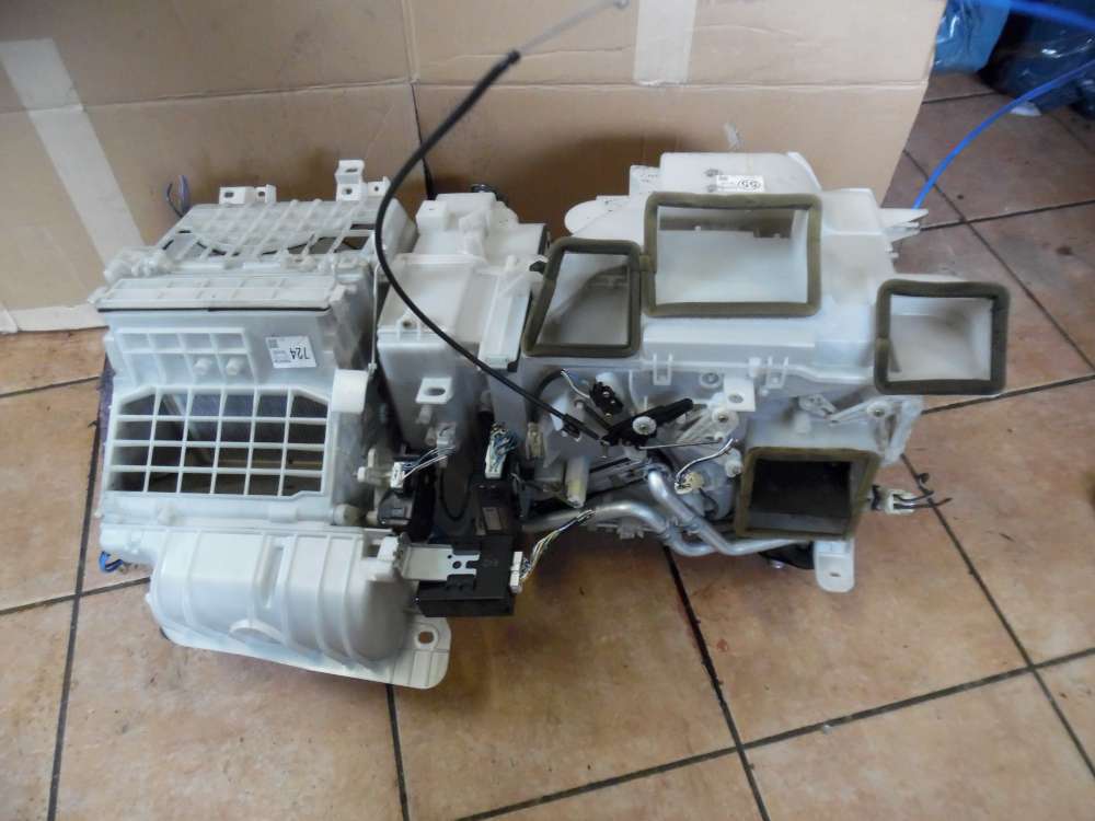 Toyota Yaris Verso P2 Heizungskasten Geblsekasten 87010-52551/ 87030-52251