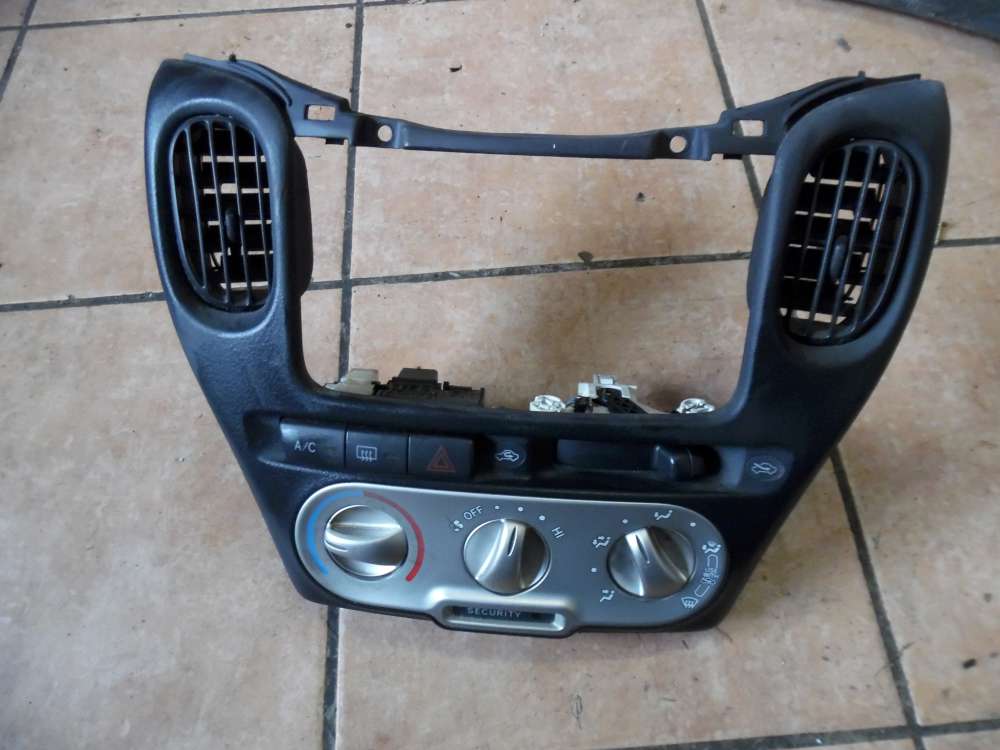 Toyota Yaris Verso P2 Klimabedienteil mit Luftd�se 1-759179-701