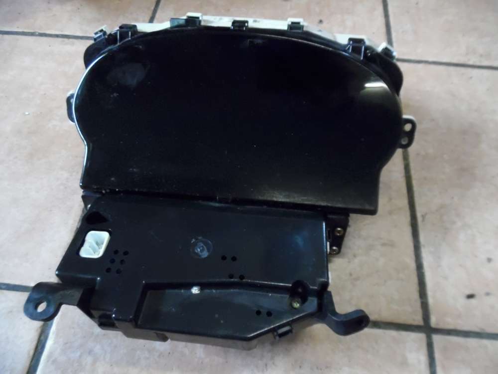 Toyota Yaris Verso P2 Tacho Kombiinstrument 83800-5C630