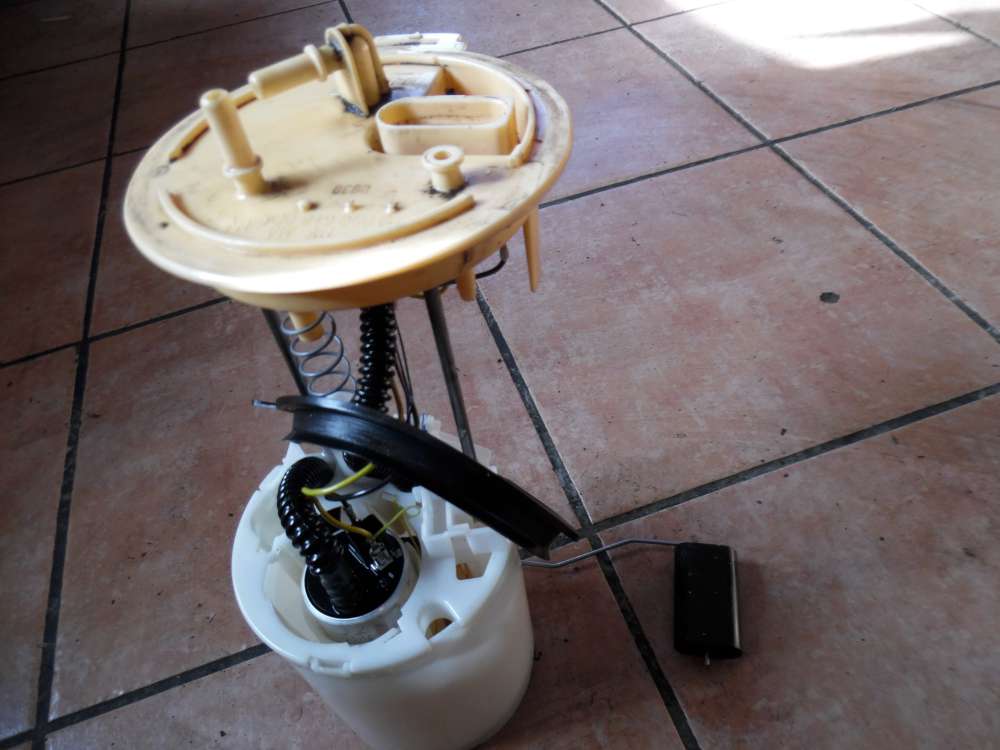 VW Passat 3C5 Kraftstoffpumpe 3C0919050C 