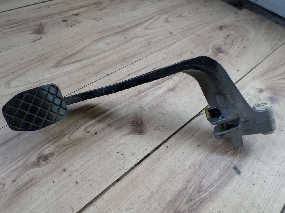 Audi A4 8D B5 Original Kupplungspedal  Pedal 8D1721316D 
