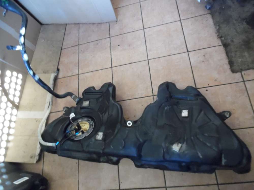 BMW 5er F10 F11 Kraftstofftank Dieselpumpe mit Rohr 7225002