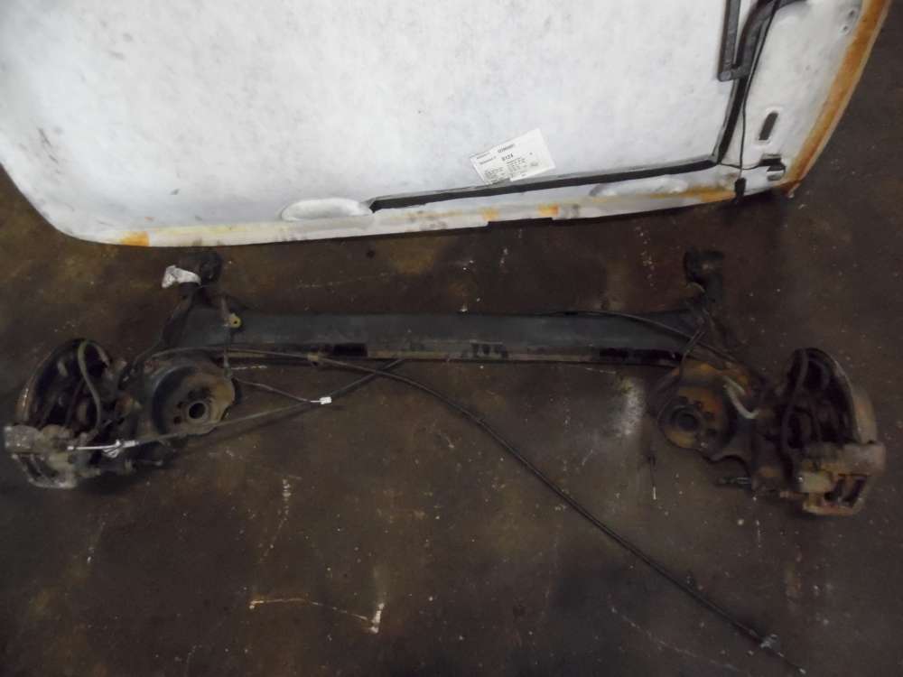 Toyota Yaris Verso P2 1.4D D-4D Hinterachse Achstrger 