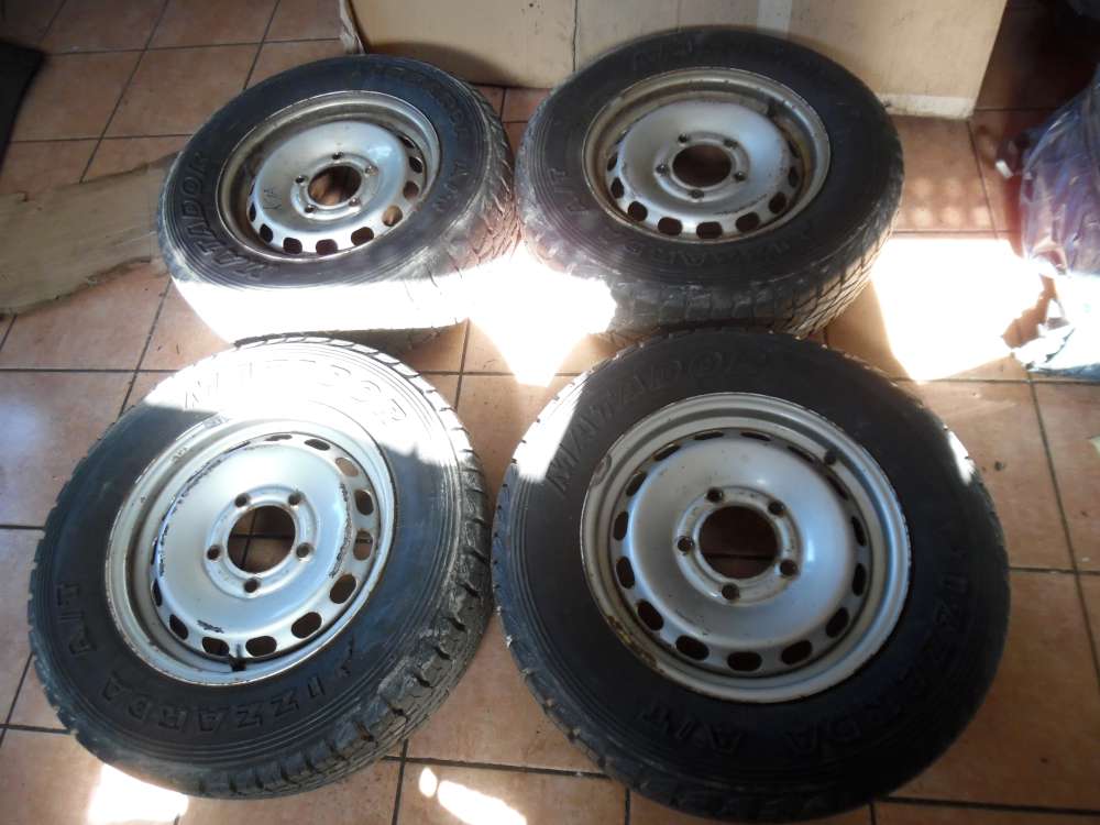 4x Stahlfelgen mit Reifen Kia Sportage I 205/70R15 95T K9965456050  6Jx15 ET45