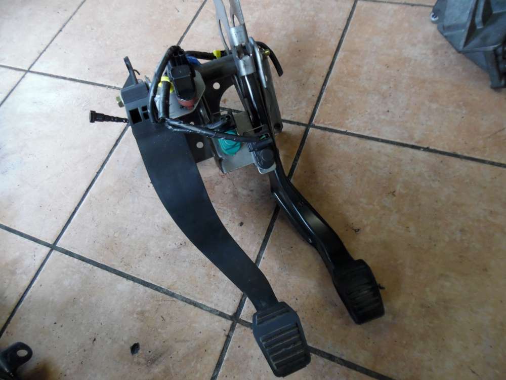 Mazda 2 DY Kupplungspedal Bremspedal