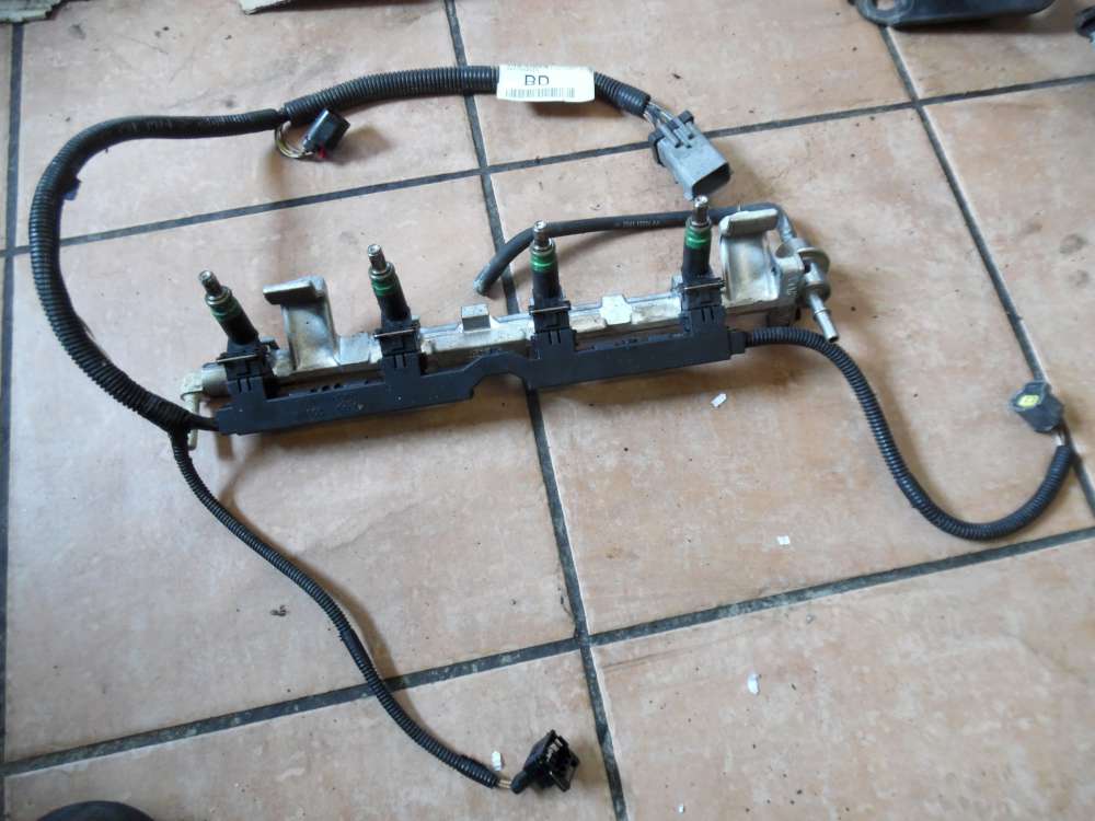 Mazda 2 DY 1,3L Einspritzleiste Einspritzdsen 98AG14A390